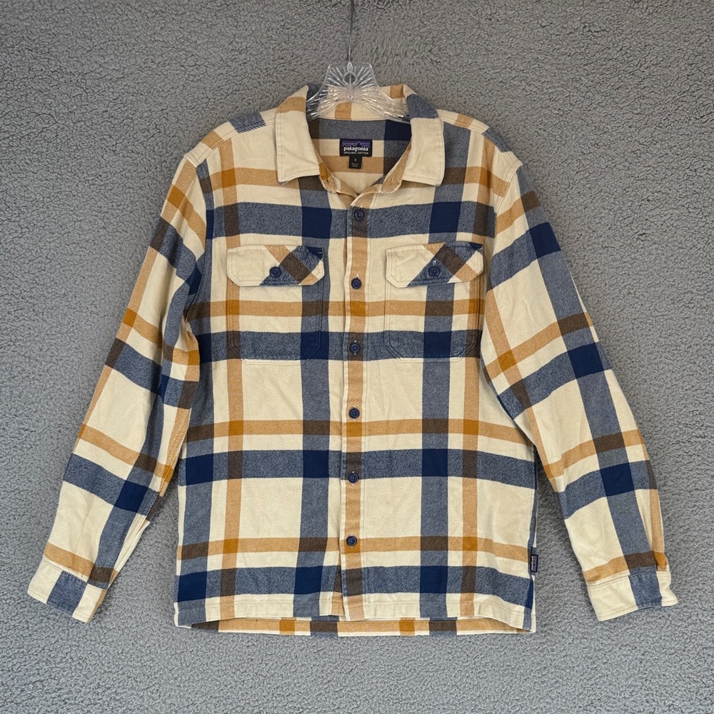 Patagonia Men's small Blue and Tan Plaid Flannel 100% Organic Cotton Pockets